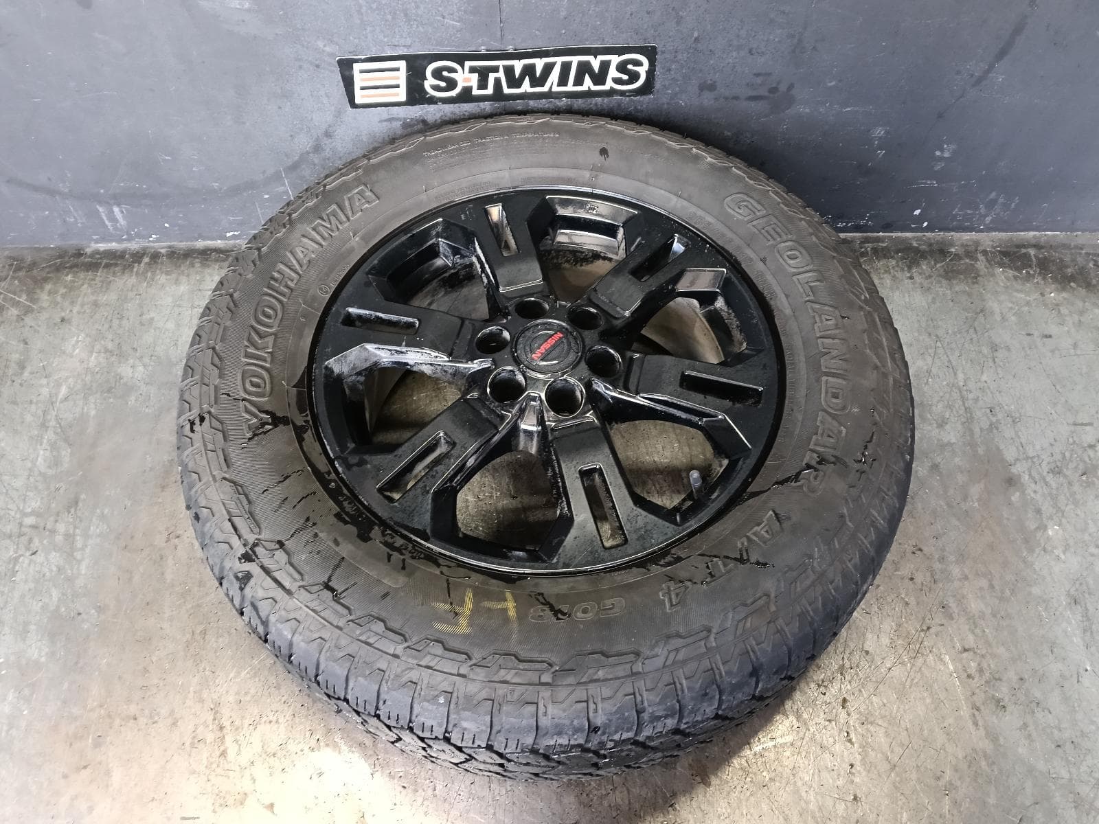 Used auto part listing image: 2024 NISSAN NAVARA WHEEL MAG NP300, FACTORY, 17X7IN, 6 SPOKE, BLACK, 12/20-01/26