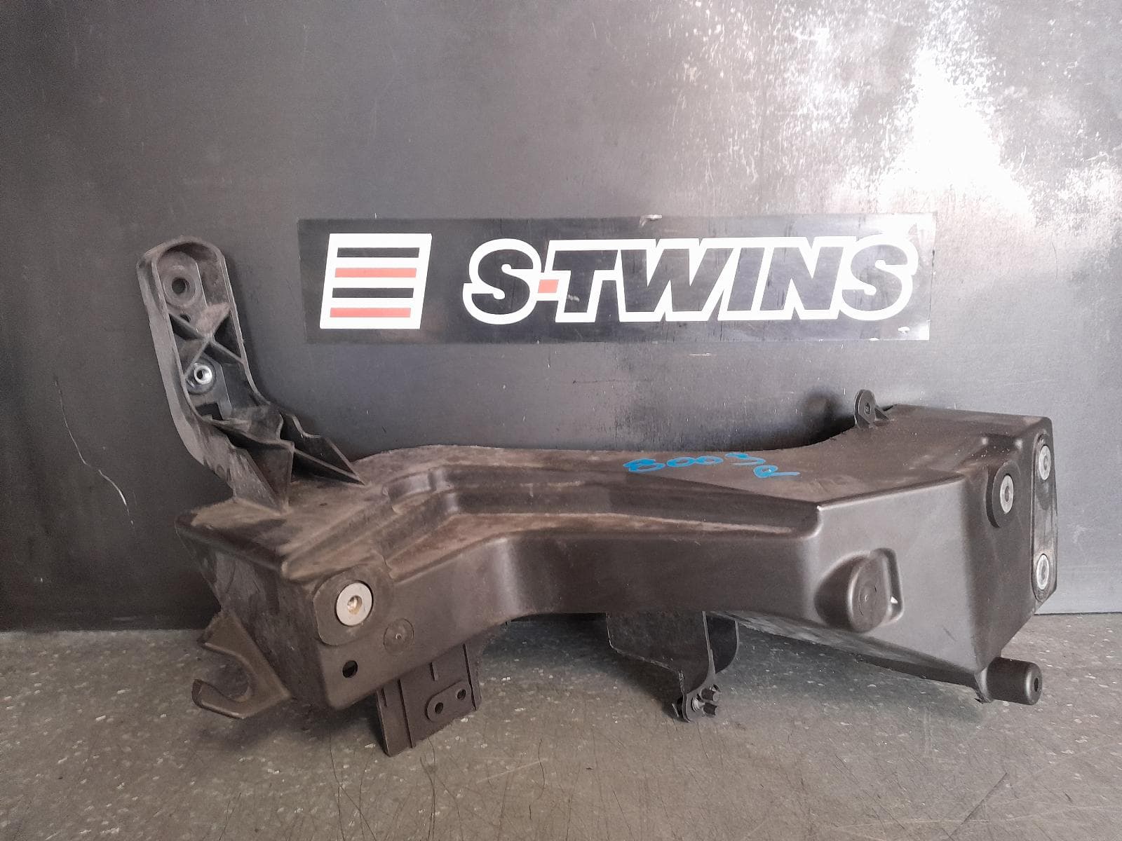 Used auto part listing image: 2017 JEEP GRANDCHEROKEE RIGHT HEADLAMP WK, LAREDO/LIMITED/OVERLAND/TRAILHAWK/25TH ANNIV/BLACKHAWK, XENON, NON ADAPTIVE TYPE, 09/16-02/22 0000338205