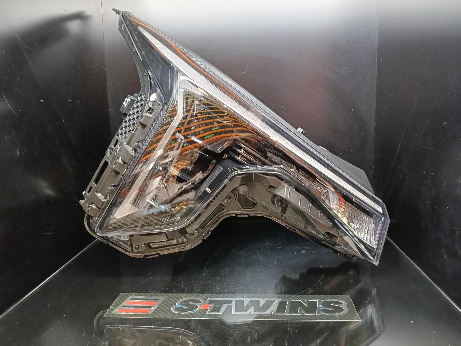Used auto part listing image: NEW GENUINE 2025 KIA K4 RIGHT HEADLAMP CL4, W/ LED, NON PROJECTOR TYPE, 09/24- 0000427343