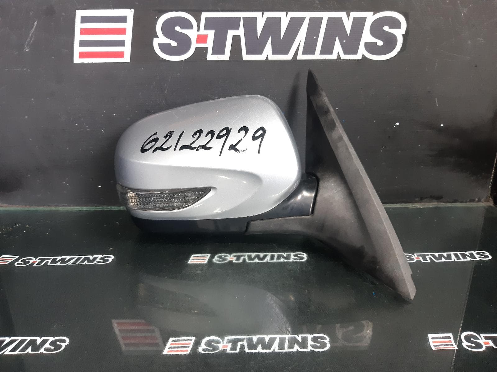 Used auto part listing image: 2011 SUBARU FORESTER RIGHT DOOR MIRROR SH, COLOUR CODED, W/ FLASHER, HEATED, (5 WIRE), 08/10-08/12 0000373286