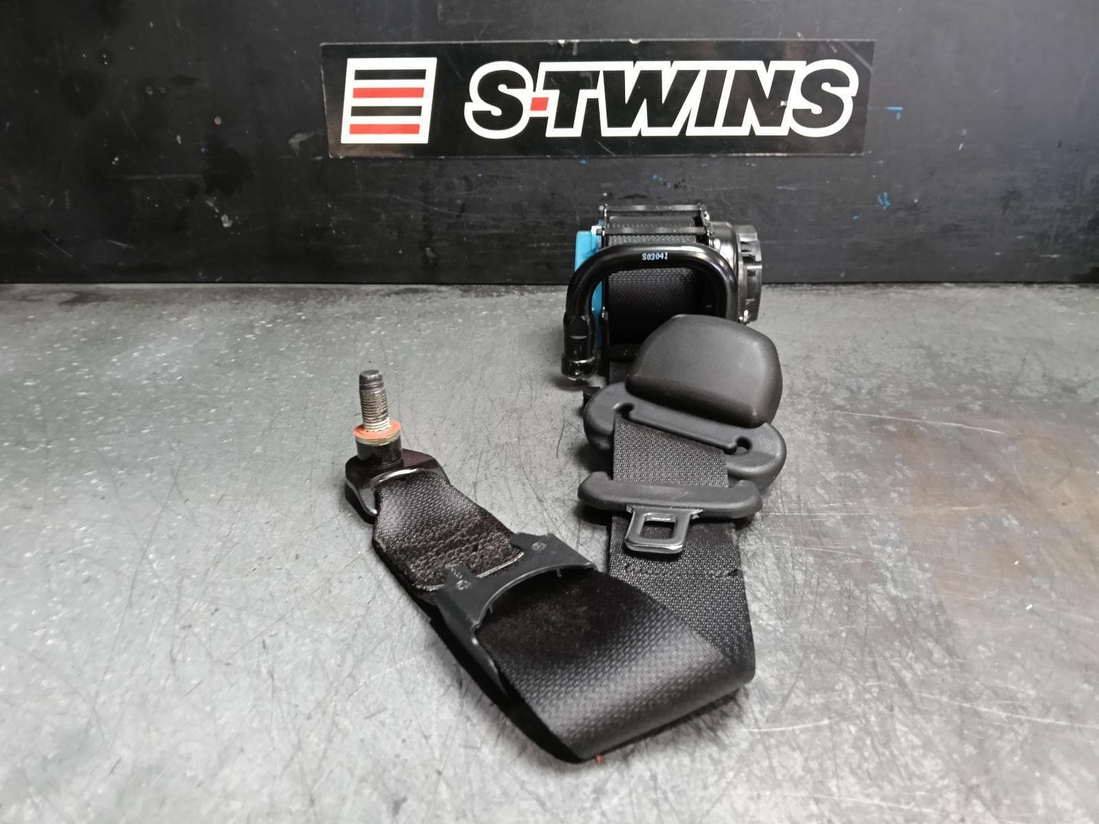 Used auto part listing image: 2023 HYUNDAI SANTA FE SEAT BELT STALK RH REAR 2ND ROW, SEAT BELT ONLY, TM, 03/18-10/23