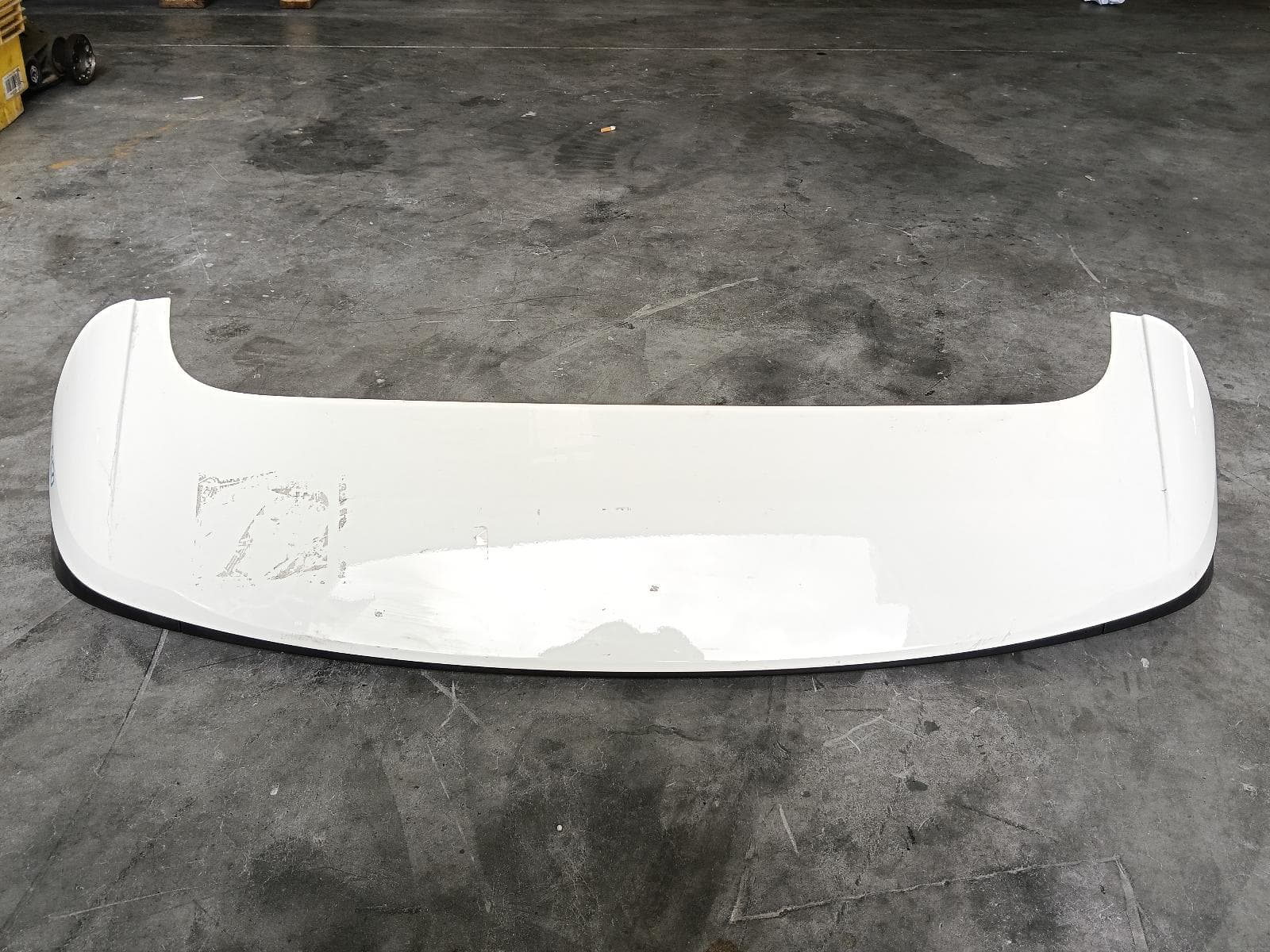 Used auto part listing image: 2023 MITSUBISHI OUTLANDER REAR SPOILER ZM, 08/21- 0000420736