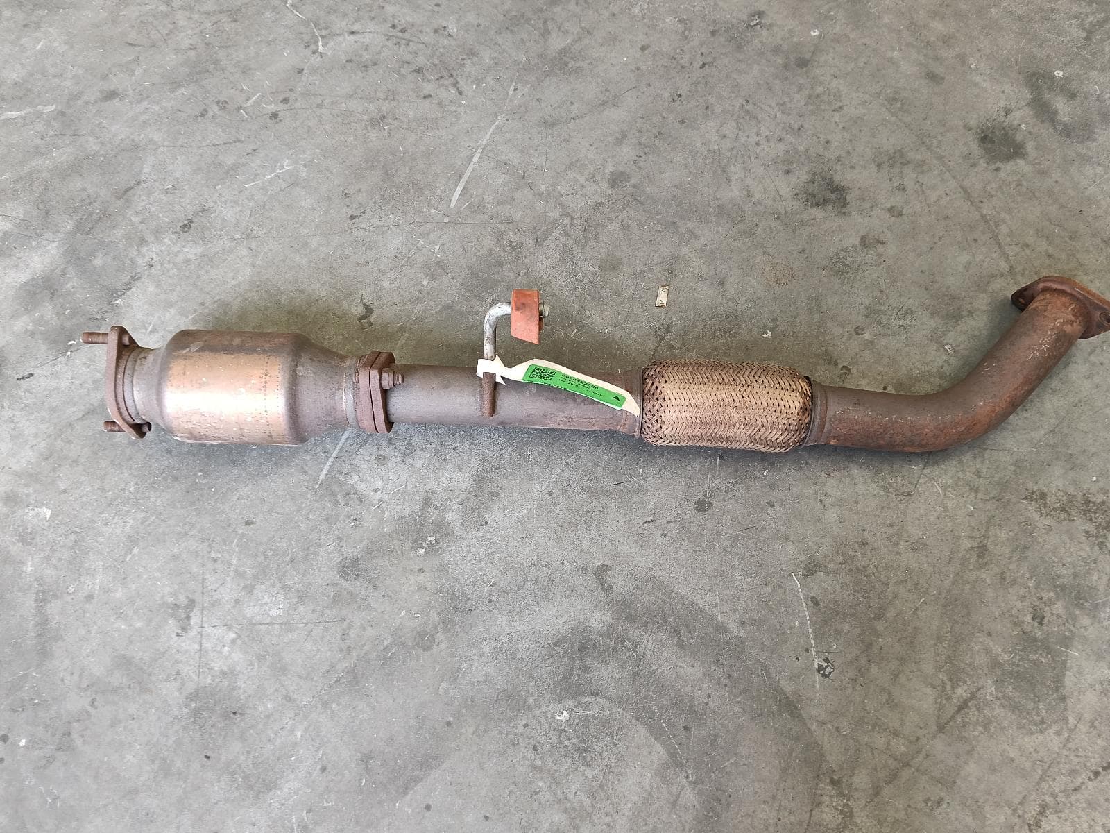 Used auto part listing image: 2015 HYUNDAI ILOAD/IMAX CATALYTIC CONVERTER UNDER CAR-CAT TYPE, 2.4, PETROL, TQ, 11/07-05/18 0000422588