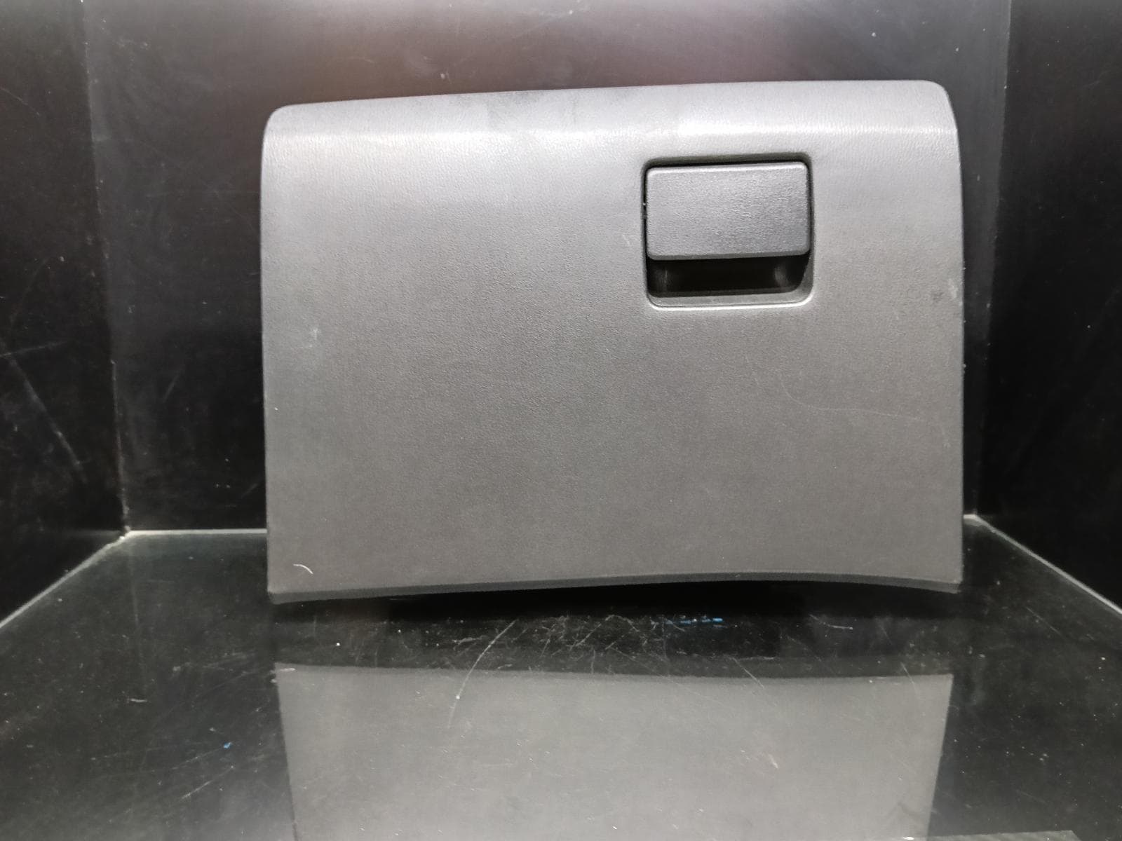 Used auto part listing image: 2018 MAZDA CX9 GLOVE BOX TC, 07/16-12/24 0000422806