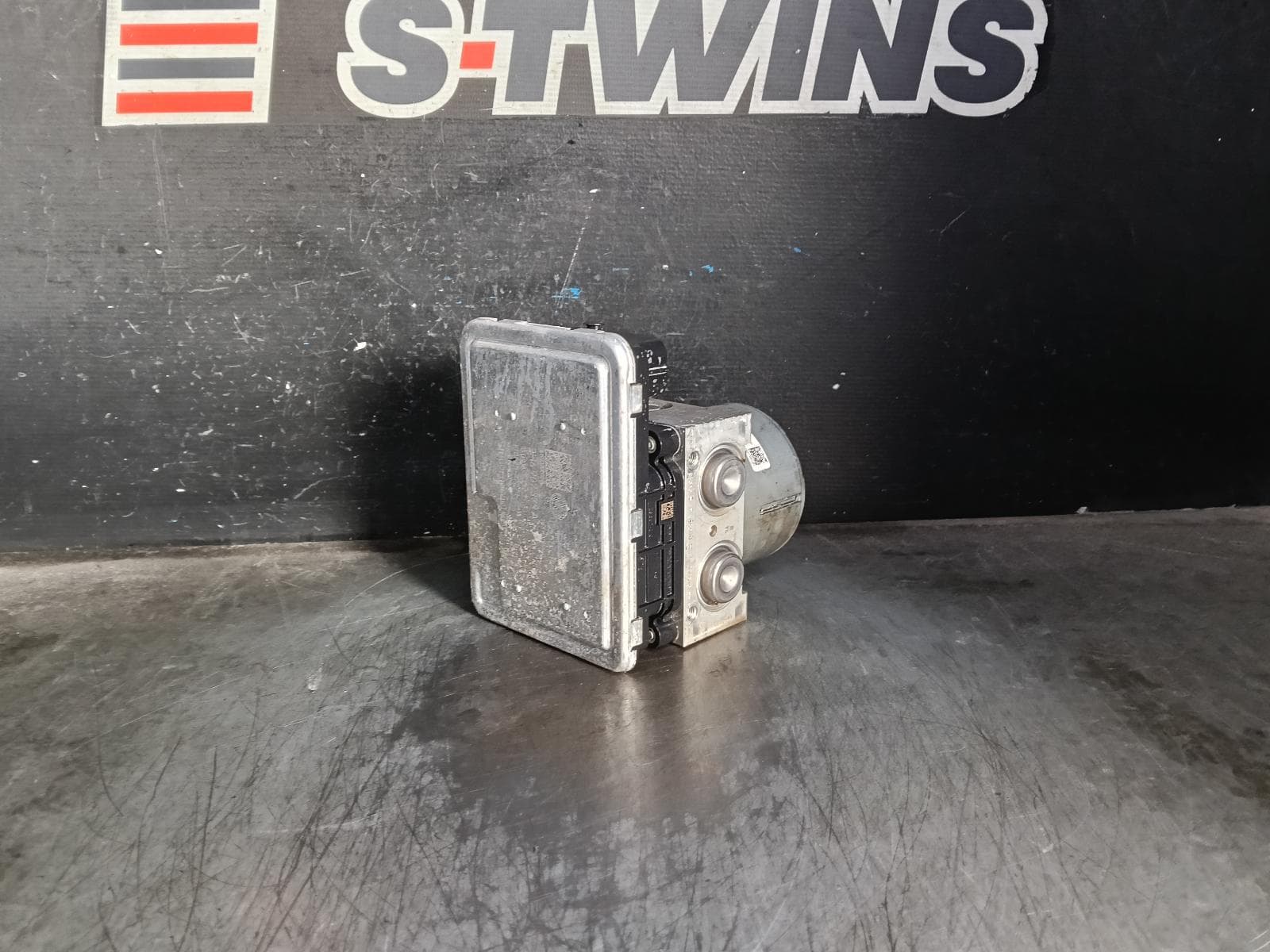 Used auto part listing image: 2019 VOLKSWAGEN AMAROK ABS PUMP MODULATOR 2H, P/N 2H0614517B, 10/10-09/22