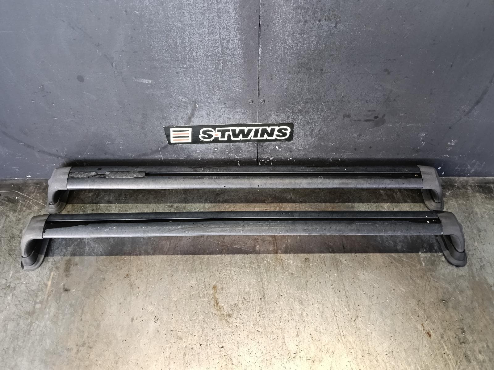 Used auto part listing image: 2019 VOLKSWAGEN AMAROK ROOF RACK BARS ROOF RACK, 2H, 02/11-09/22