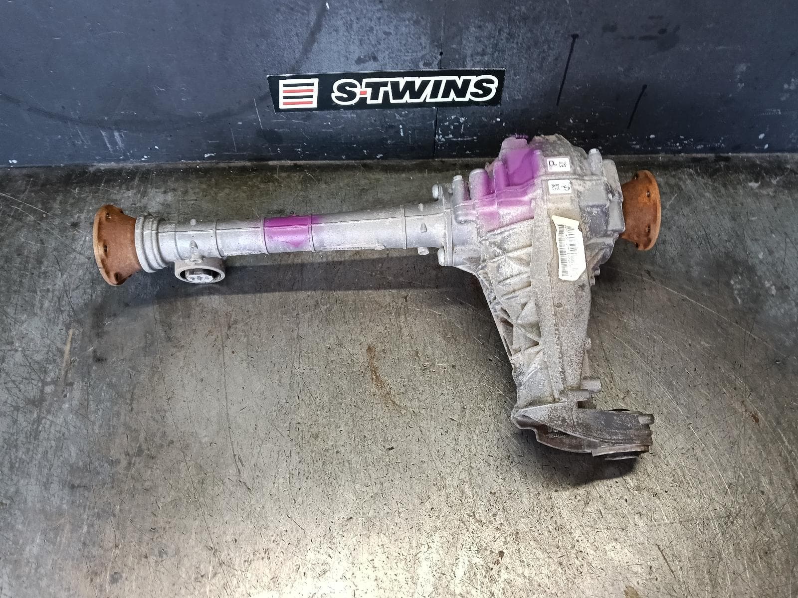 Used auto part listing image: 2019 VOLKSWAGEN AMAROK DIFFERENTIAL CENTRE FRONT, AUTO T/M TYPE, 3.7 RATIO, 10/10-09/22