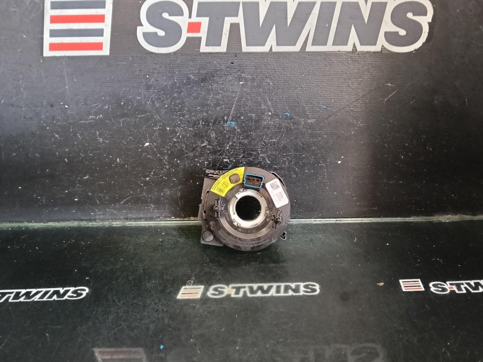 Used auto part listing image: 2019 VOLKSWAGEN AMAROK CLOCKSPRING, P/N 6R0959654, 2H, 04/14-09/22