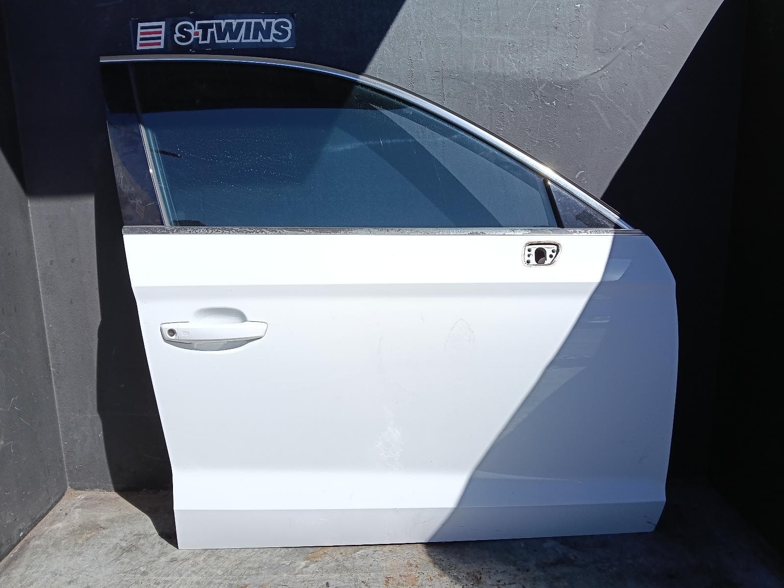 Used auto part listing image: 2015 AUDI A3 RIGHT FRONT DOOR 8V, A3/S3/RS3, SEDAN, 11/13-10/20