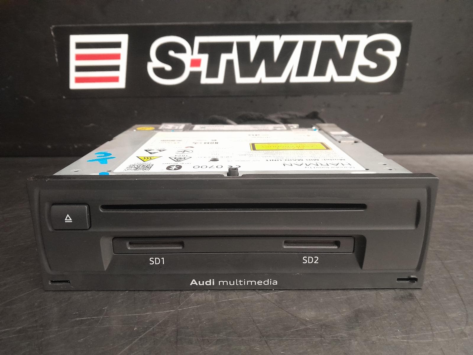Used auto part listing image: 2014 AUDI A3 MULTIMEDIA 2X SD (IN GLOVEBOX), P/N 8V0035045E, 8V, 11/14-04/15 0000277153