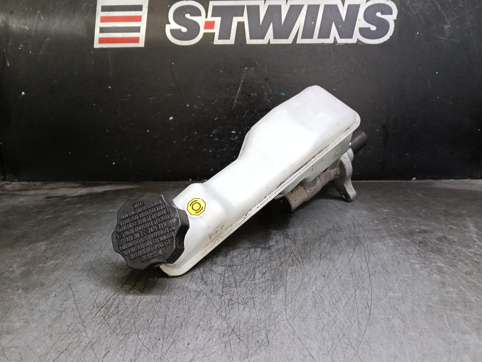 Used auto part listing image: 2018 KIA CARNIVAL/GRAND CARNIVAL MASTER CYLINDER YP, DIESEL, 12/14-10/20 0000400620