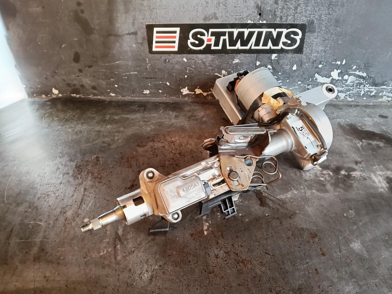 Used auto part listing image: 2015 TOYOTA KLUGER STEERING COLUMN GSU50/GSU55, ELECTRONIC ASSIST TYPE, 12/13-02/21 0000398784