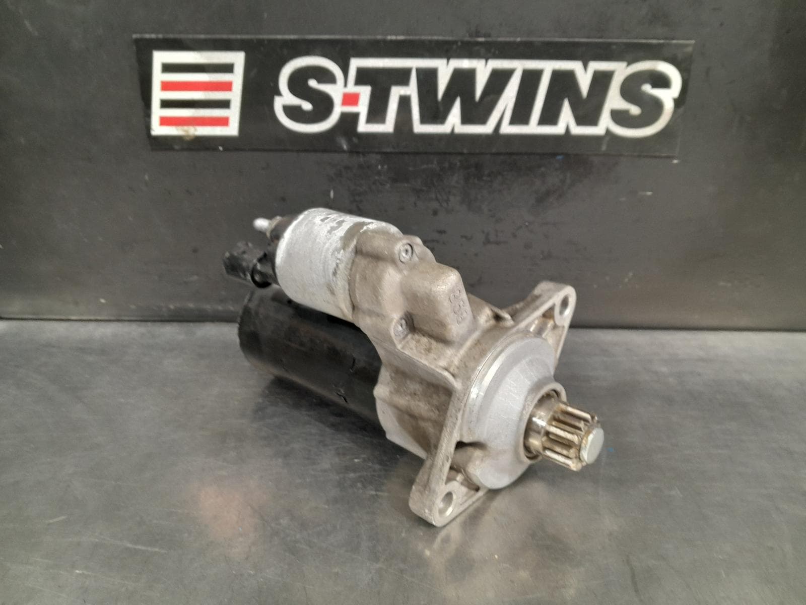 Used auto part listing image: 2011 AUDI A3 STARTER PETROL, 2.0, BLR/BLY/BVY/ZC/CDLC CODE, AUTO T/M, VALEO, 8P, 06/04-04/13 0000299070