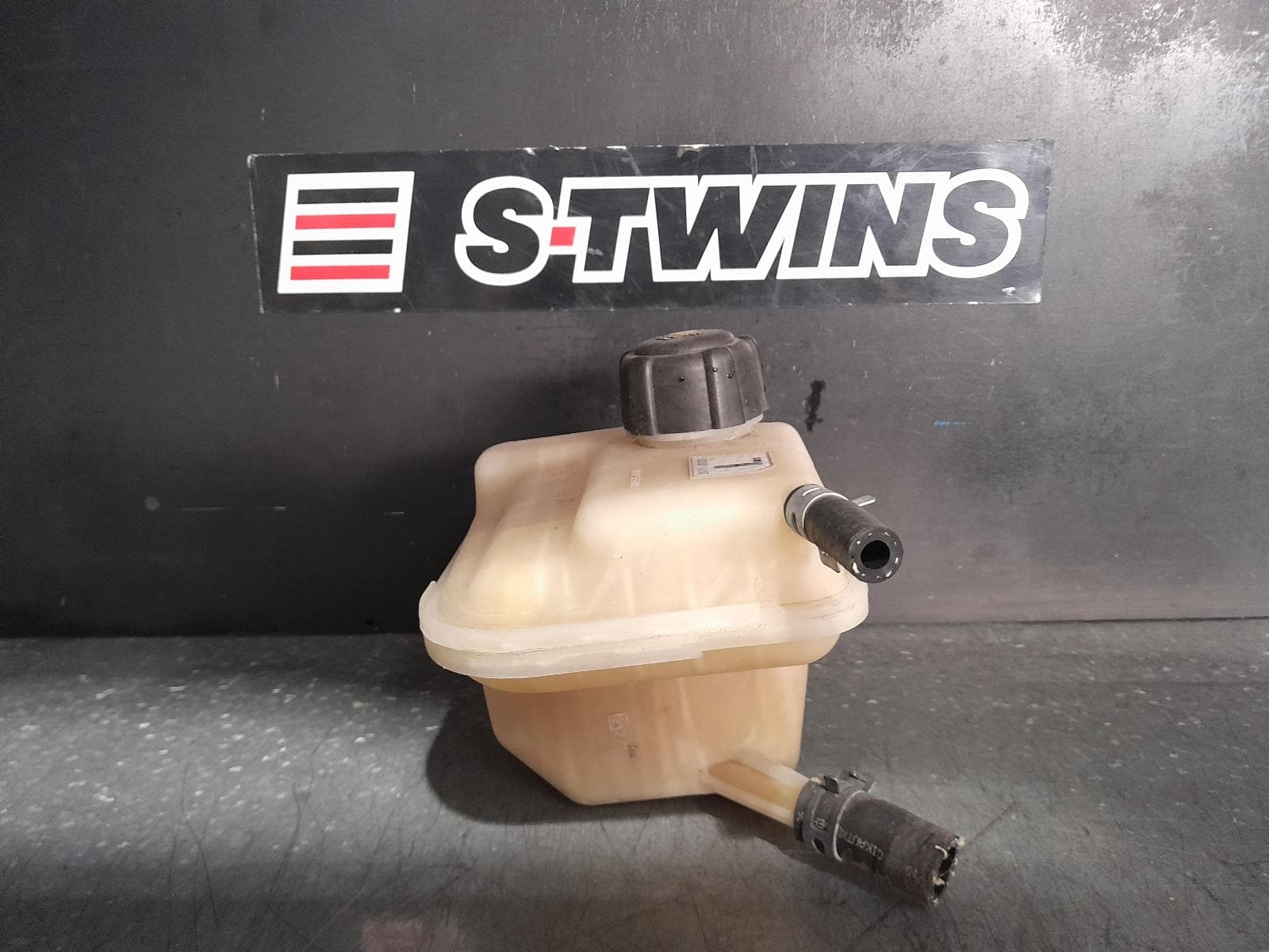Used auto part listing image: 2013 NISSAN DUALIS OVERFLOW BOTTLE J10, 10/07-05/14 0000344203