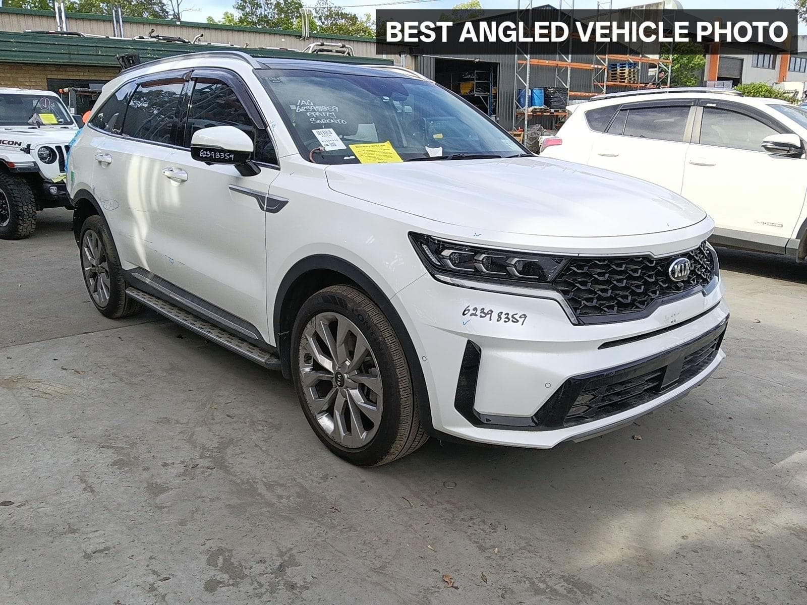 Used auto part listing image: 2021 KIA SORENTO LEFT REAR TRAILING ARM MQ4, LOWER CONTROL ARM (REAR), 02/20