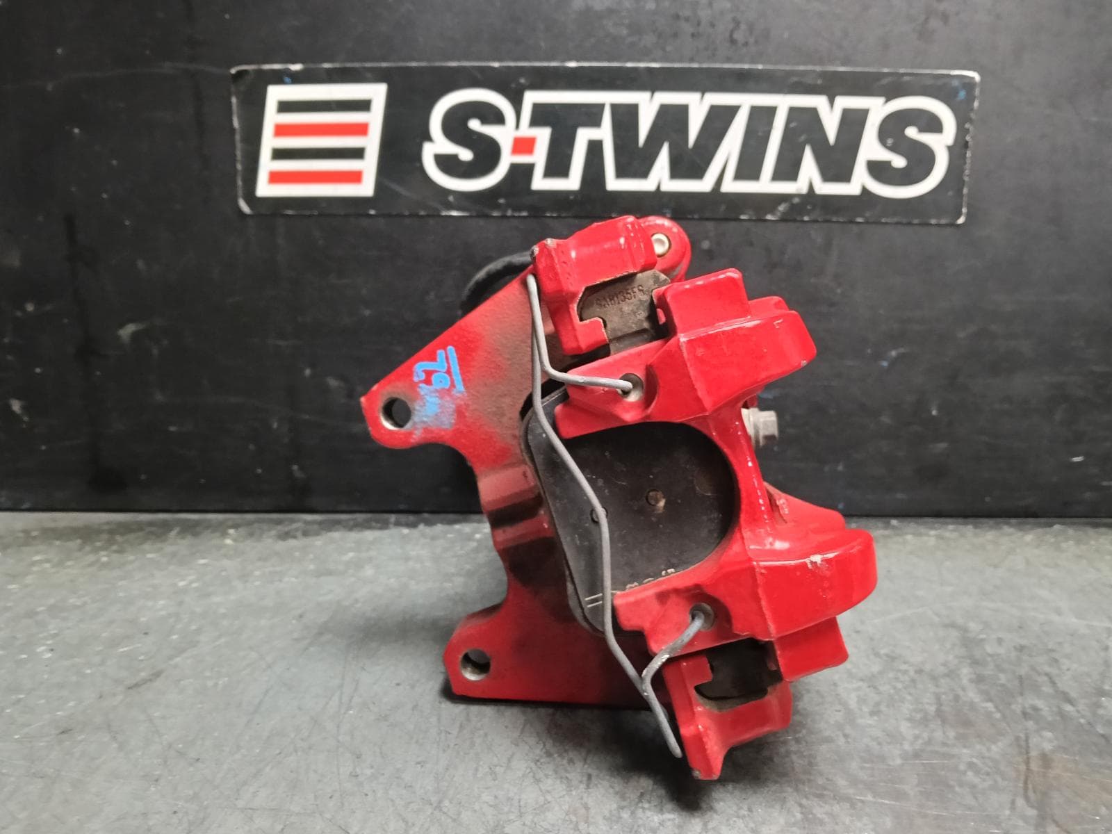 Used auto part listing image: 2015 AUDI A3 CALIPER LH REAR, RED, 8V, 03/13-10/20 0000416637