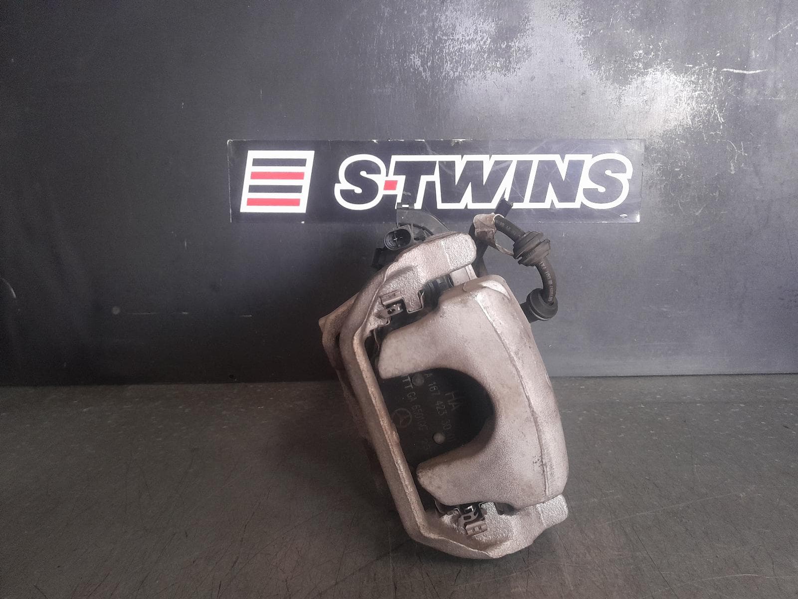 Used auto part listing image: 2022 MERCEDES GLE CLASS CALIPER LH FRONT, GREY, 330MM ROTOR, V167, 04/19-03/23 0000337559