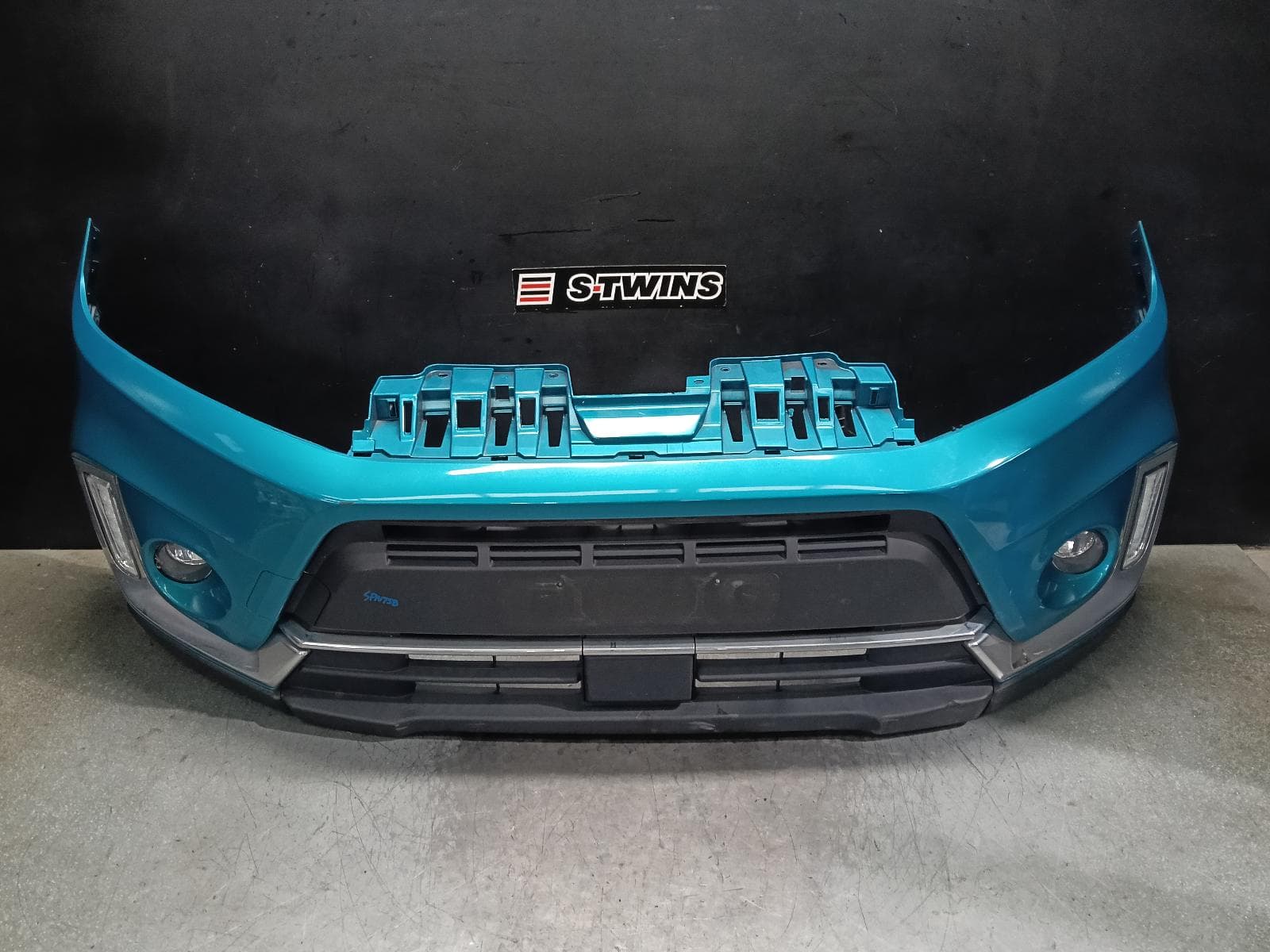 Used auto part listing image: 2023 SUZUKI VITARA FRONT BUMPER BUMPER BAR, NON PARK SENSOR TYPE, VITARA, LY (VIN TSM), 10/18- 0000398060
