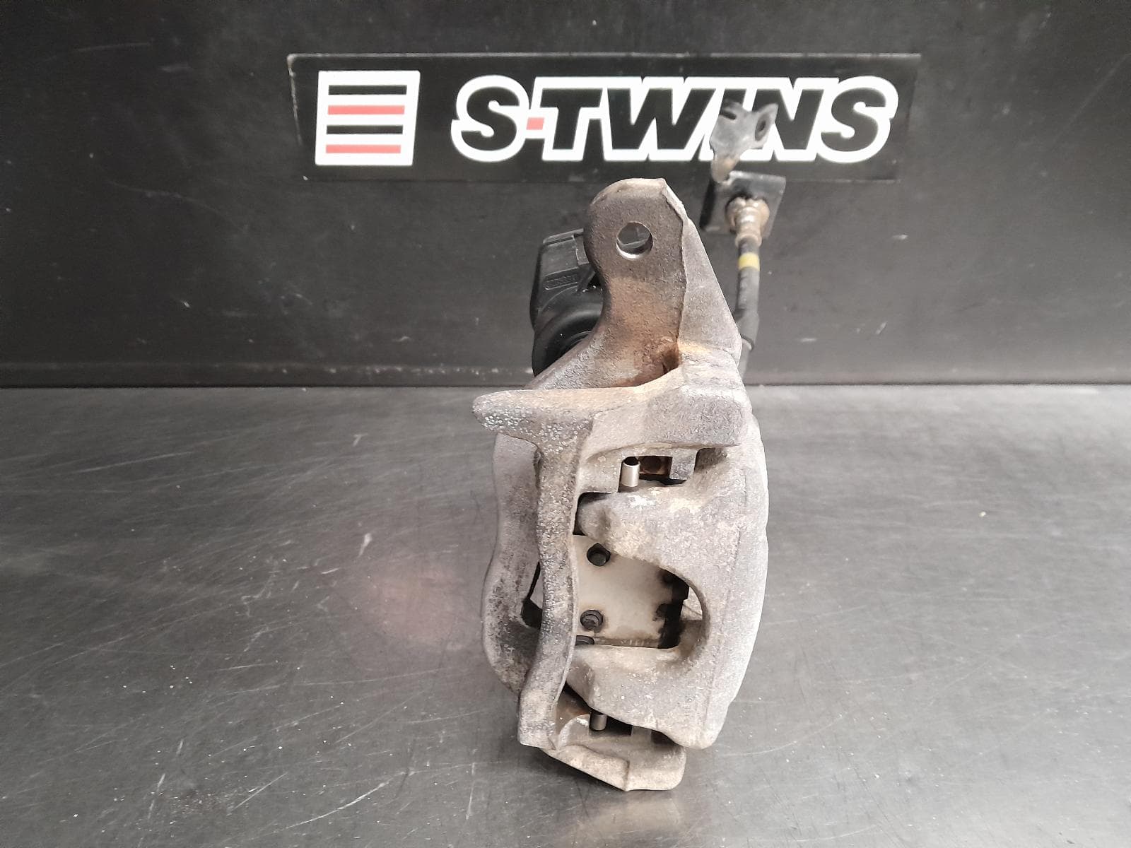 Used auto part listing image: 2015 NISSAN QASHQAI CALIPER LH REAR, J11, 12/13-07/21 0000285355