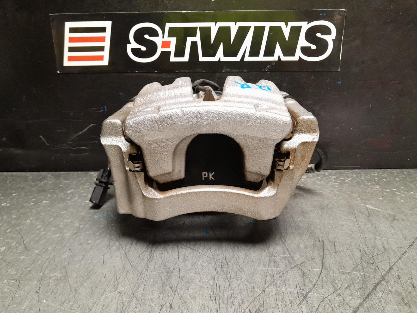 Used auto part listing image: 2021 AUDI Q7 CALIPER 4M, RH REAR, GREY, 07/15- 0000368329