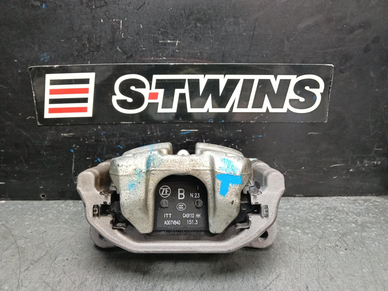 Used auto part listing image: 2023 MAZDA CX60 CALIPER KH, LH REAR, 328MM, 04/22- 0000394023
