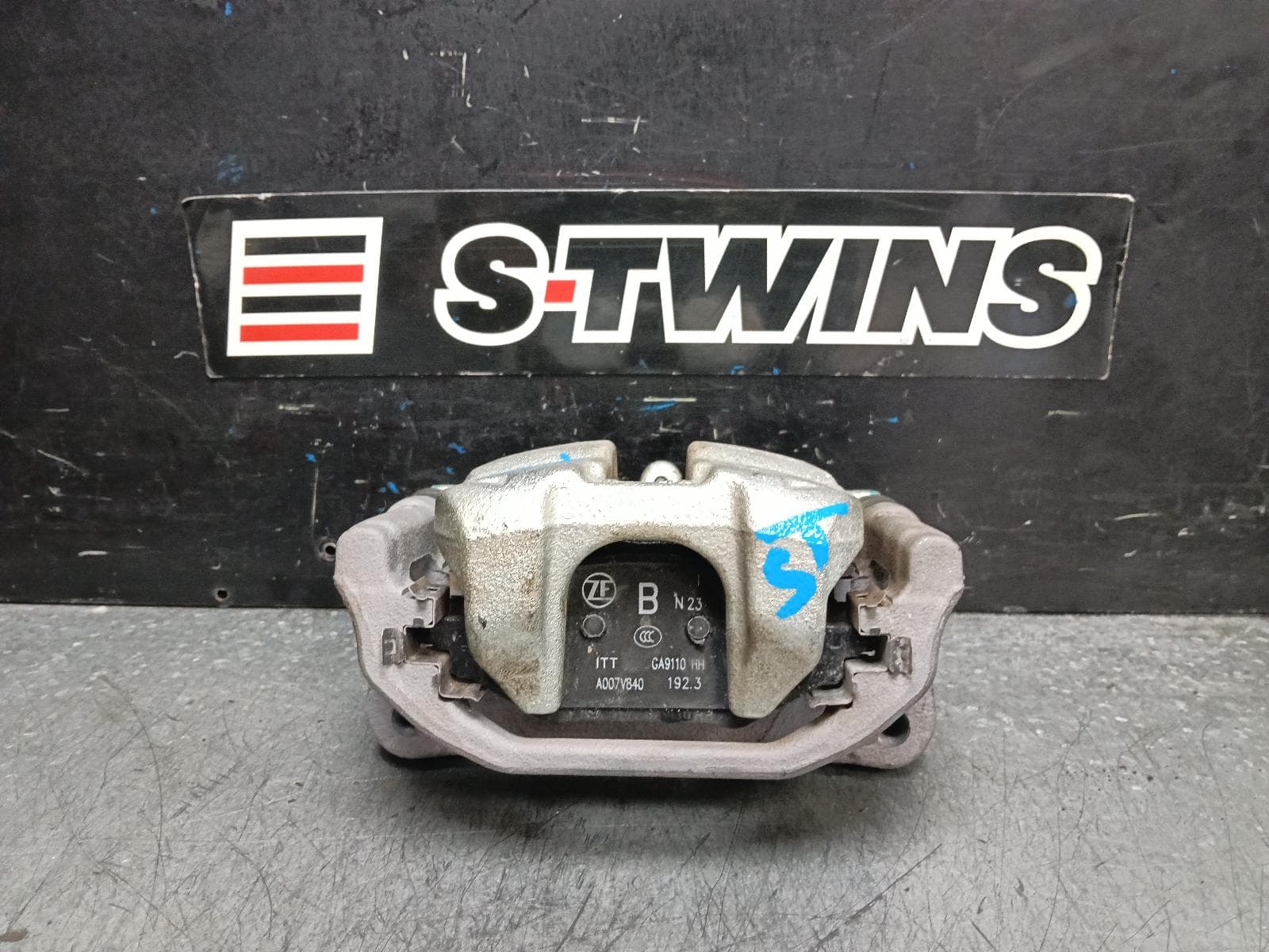 Used auto part listing image: 2023 MAZDA CX60 CALIPER KH, RH REAR, 328MM, 04/22- 0000394024