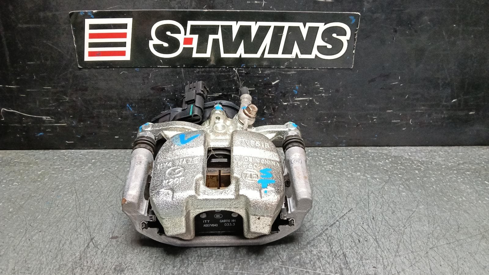 Used auto part listing image: 2023 MAZDA CX60 CALIPER KH, RH REAR, 328MM, 04/22- 0000402726