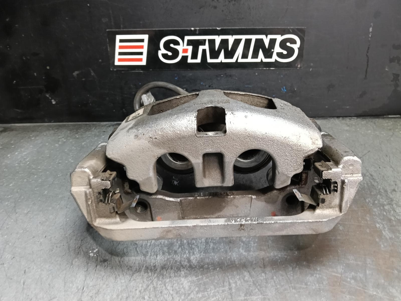 Used auto part listing image: 2021 RAM 1500 CALIPER LH REAR, DT, 10/20- 0000428528