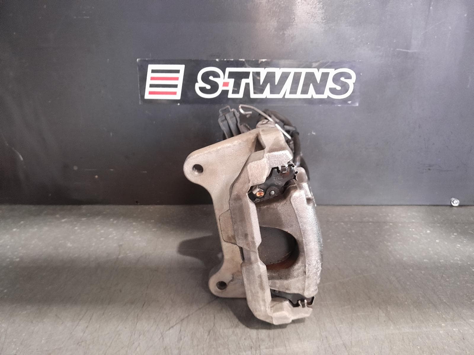 Used auto part listing image: 2022 RAM 1500 CALIPER LH REAR, DT, 10/20- 0000345311