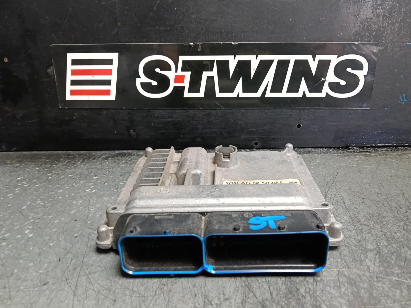 Used auto part listing image: 2020 VOLKSWAGEN CRAFTER ENGINE ECU, 2.0, DIESEL, DAVA CODE, ECU ONLY, SY1, 08/17