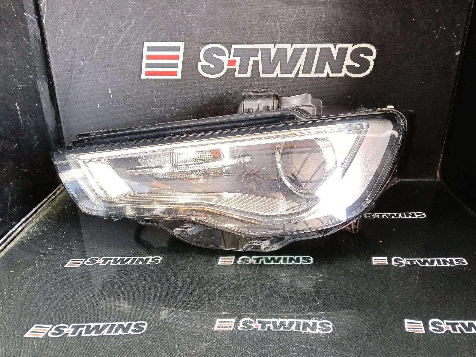 Used auto part listing image: 2015 AUDI A3 LEFT HEADLAMP 8V, SEDAN/CABRIO, XENON TYPE, 12/13-07/16 0000428861