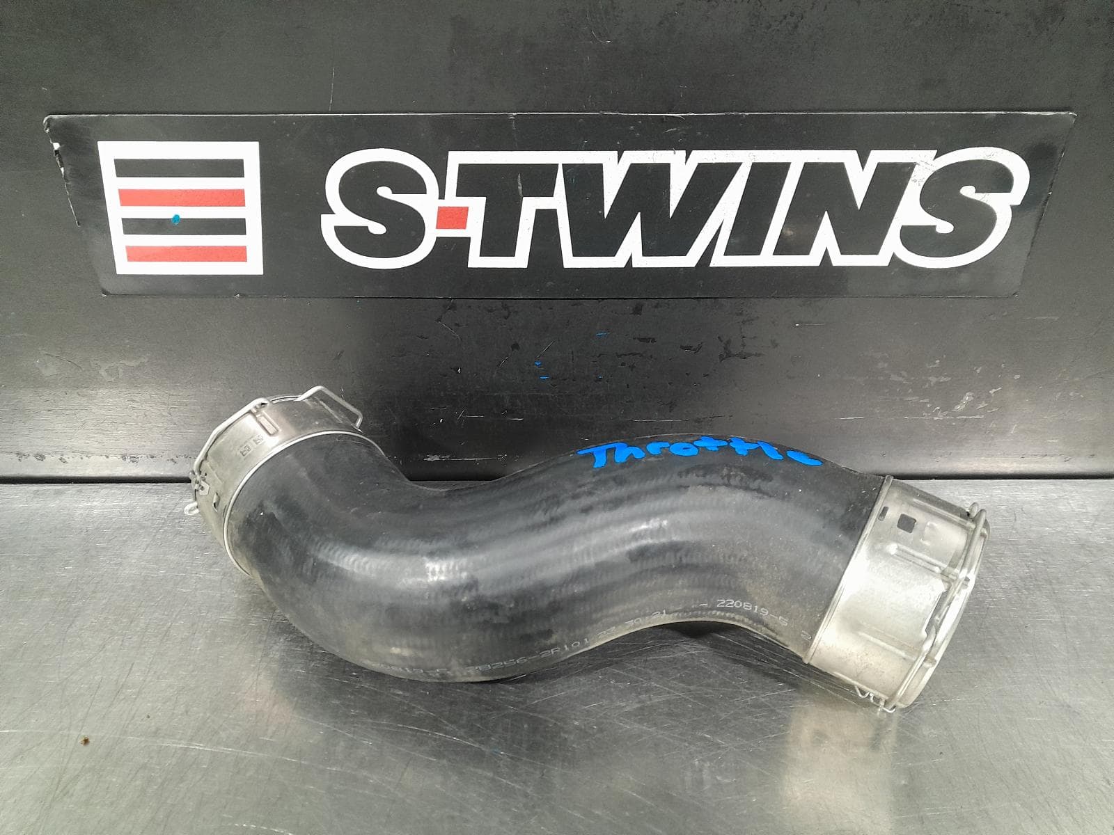 Used auto part listing image: 2022 KIA SORENTO INTERCOOLER INTERCOOLER HOSE, INTERCOOLER TO THROTTLE BODY, DIESEL, 2.2, MQ4, 02/20- 0000292411