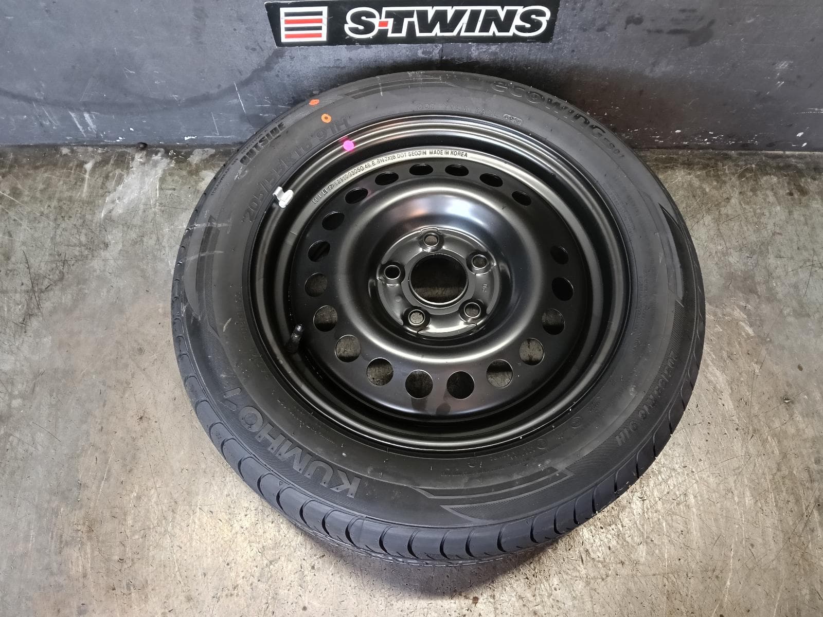Used auto part listing image: 2018 HYUNDAI I30 WHEEL STANDARD STEEL PD, FACTORY, 16X6.5IN, HATCH (S. KOREA VIN KMHH), GO/ACTIVE/ELITE/SR, 03/17-07/20 0000428870