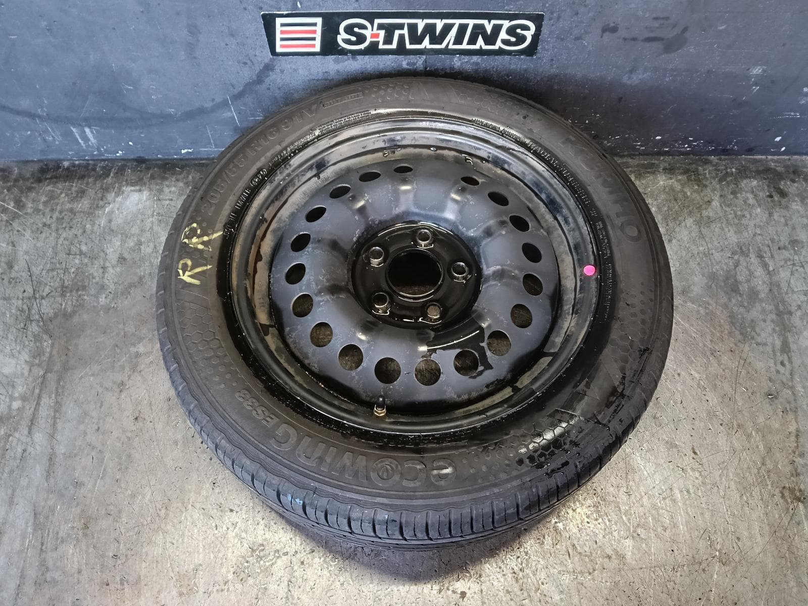 Used auto part listing image: 2018 HYUNDAI I30 WHEEL STANDARD STEEL PD, FACTORY, 16X6.5IN, HATCH (S. KOREA VIN KMHH), GO/ACTIVE/ELITE/SR, 03/17-07/20 0000428868