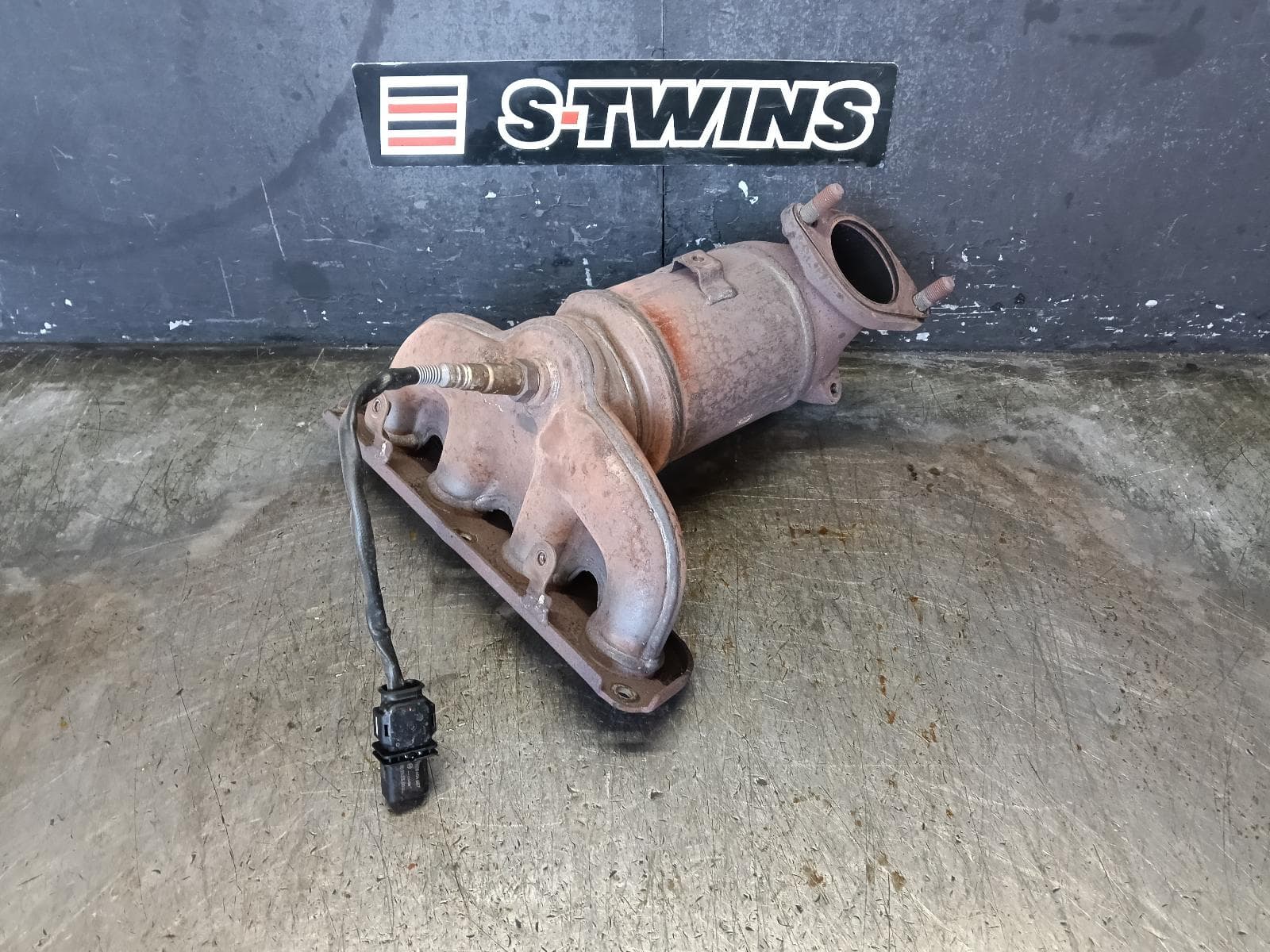 Used auto part listing image: 2018 HYUNDAI I30 CATALYTIC CONVERTER MANIFOLD-CAT TYPE, 2.0, G4NC, PETROL, PD, HATCH (S. KOREA VIN KMHH), 03/17-12/23 0000428932