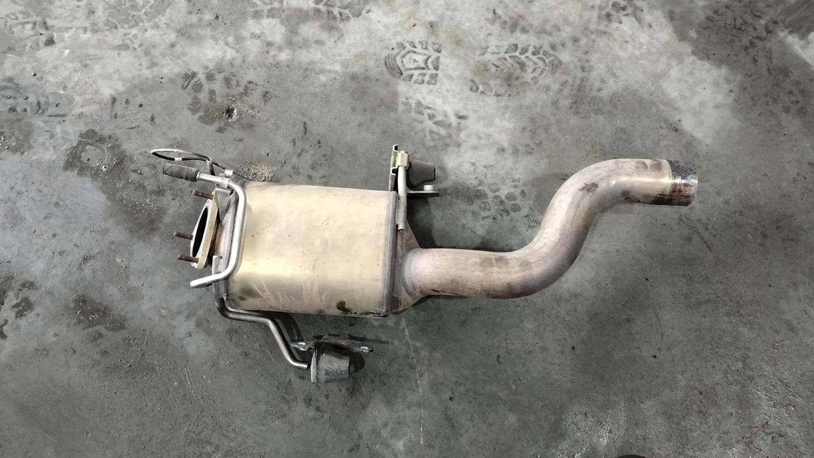 Used auto part listing image: 2016 VOLKSWAGEN TOUAREG PARTICULATE FILTER DPF DIESEL, 4.2, CKDA CODE, LH SIDE, 7P, 01/13-04/18 0000406551