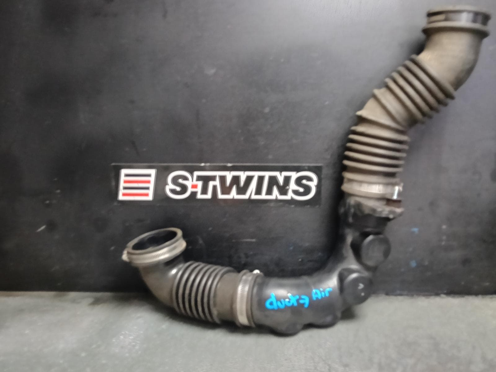 Used auto part listing image: 2016 SUBARU WRX AIR CLEANER DUCT HOS V1, 03/14-10/21