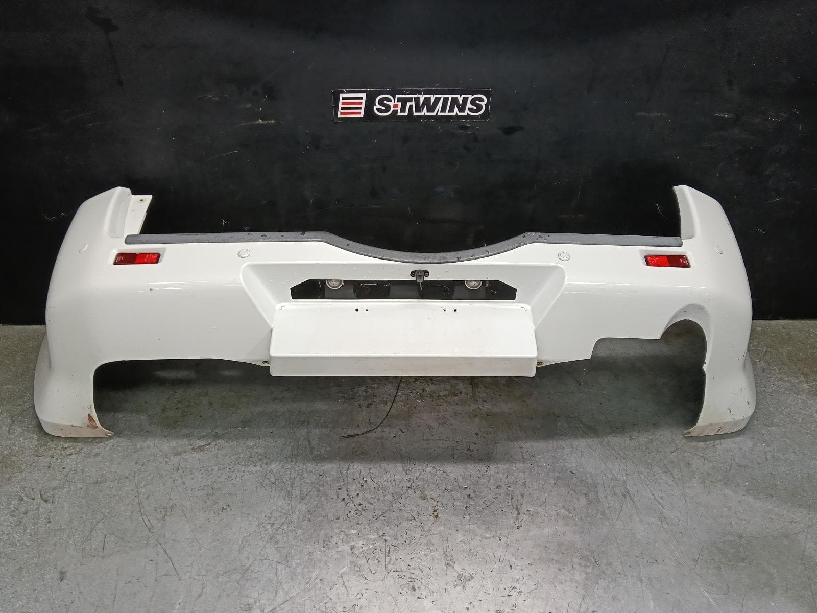 Used auto part listing image: 2011 SUZUKI VITARA REAR BUMPER GRAND VITARA, JT, 5DR, W/ SPARE CARRIER TYPE, 05/10-12/18 0000429169