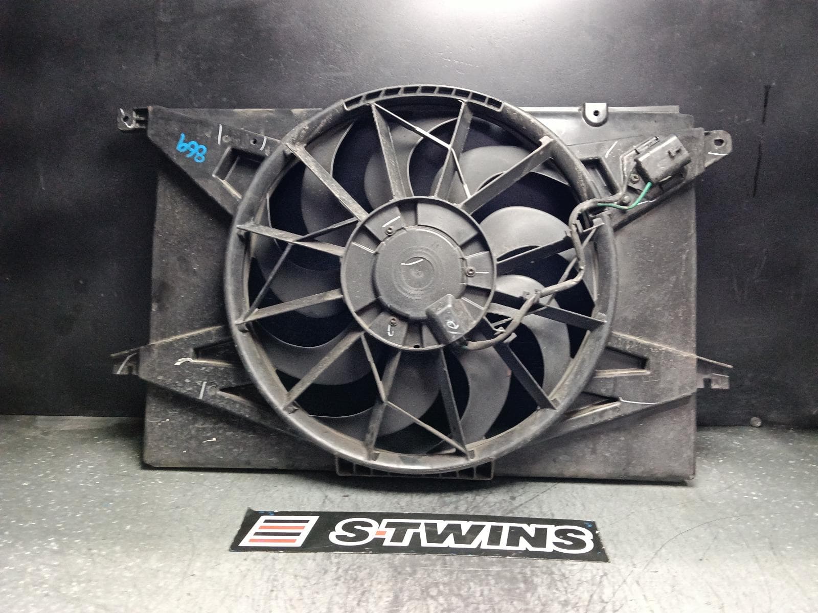 Used auto part listing image: 2016 FORD FALCON FAN FG-FGX, RADIATOR FAN, 4.0, PETROL, NON TURBO, 04/08-12/16 0000404199