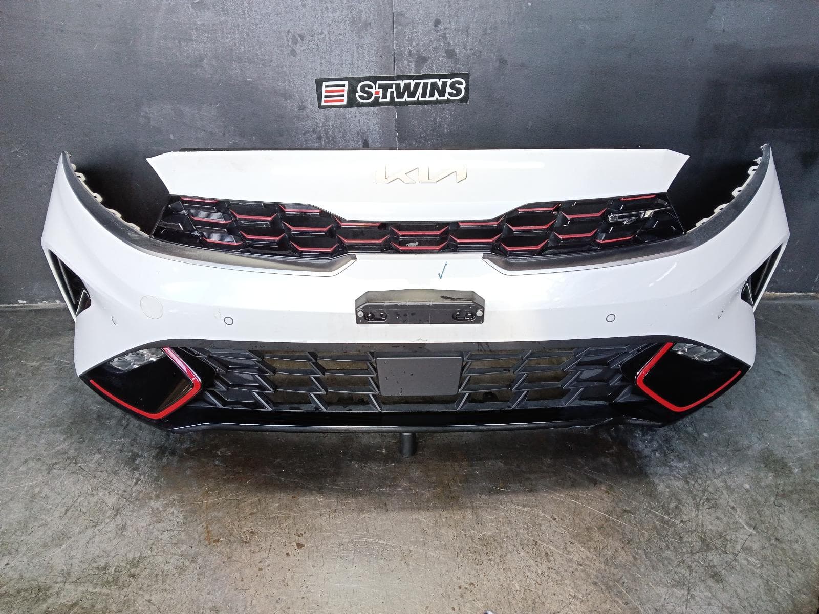 Used auto part listing image: 2023 KIA CERATO FRONT BUMPER BD, BUMPER BAR, SEDAN, 04/21-09/24 0000401304