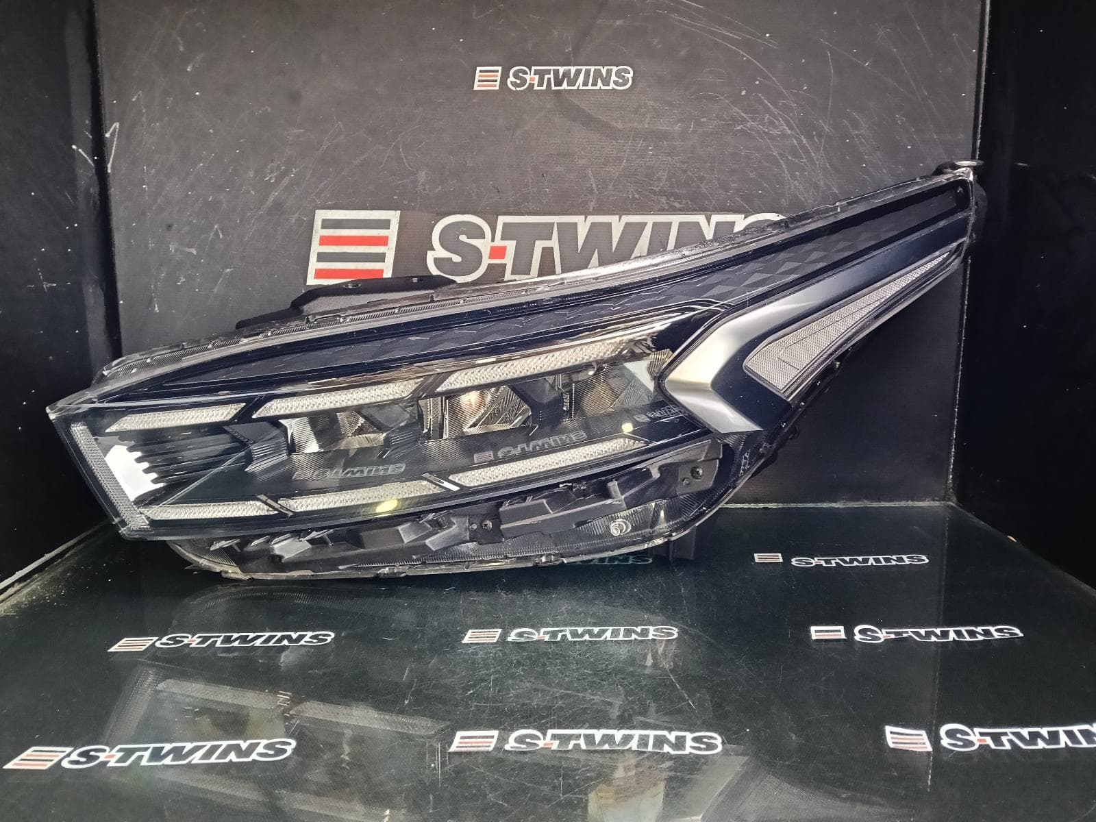 Used auto part listing image: 2023 KIA CERATO LEFT HEADLAMP BD, LED TYPE, 04/21-09/24 0000401150