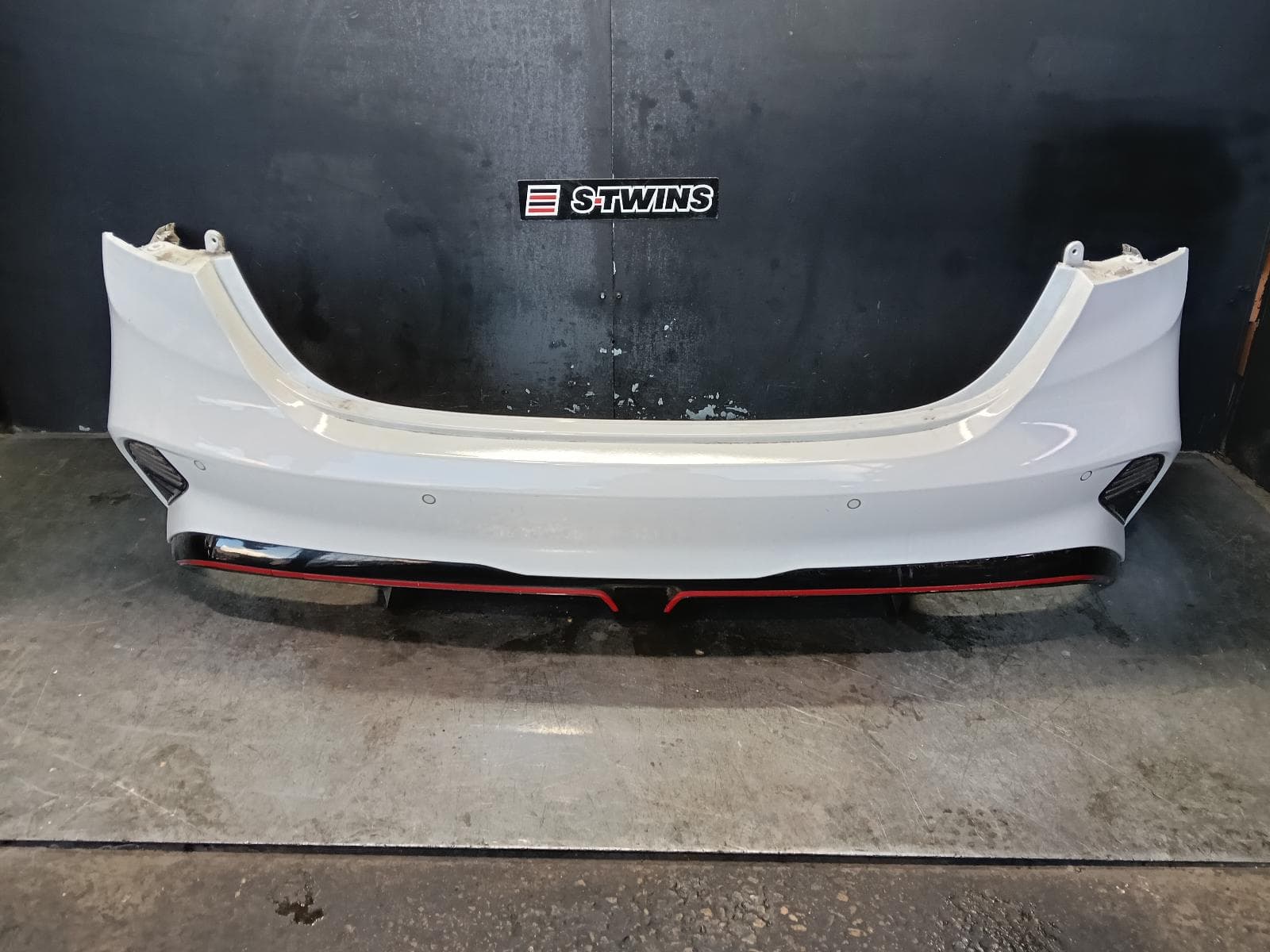 Used auto part listing image: 2023 KIA CERATO REAR BUMPER BD, BUMPER BAR, SEDAN, 04/21-09/24 0000400612