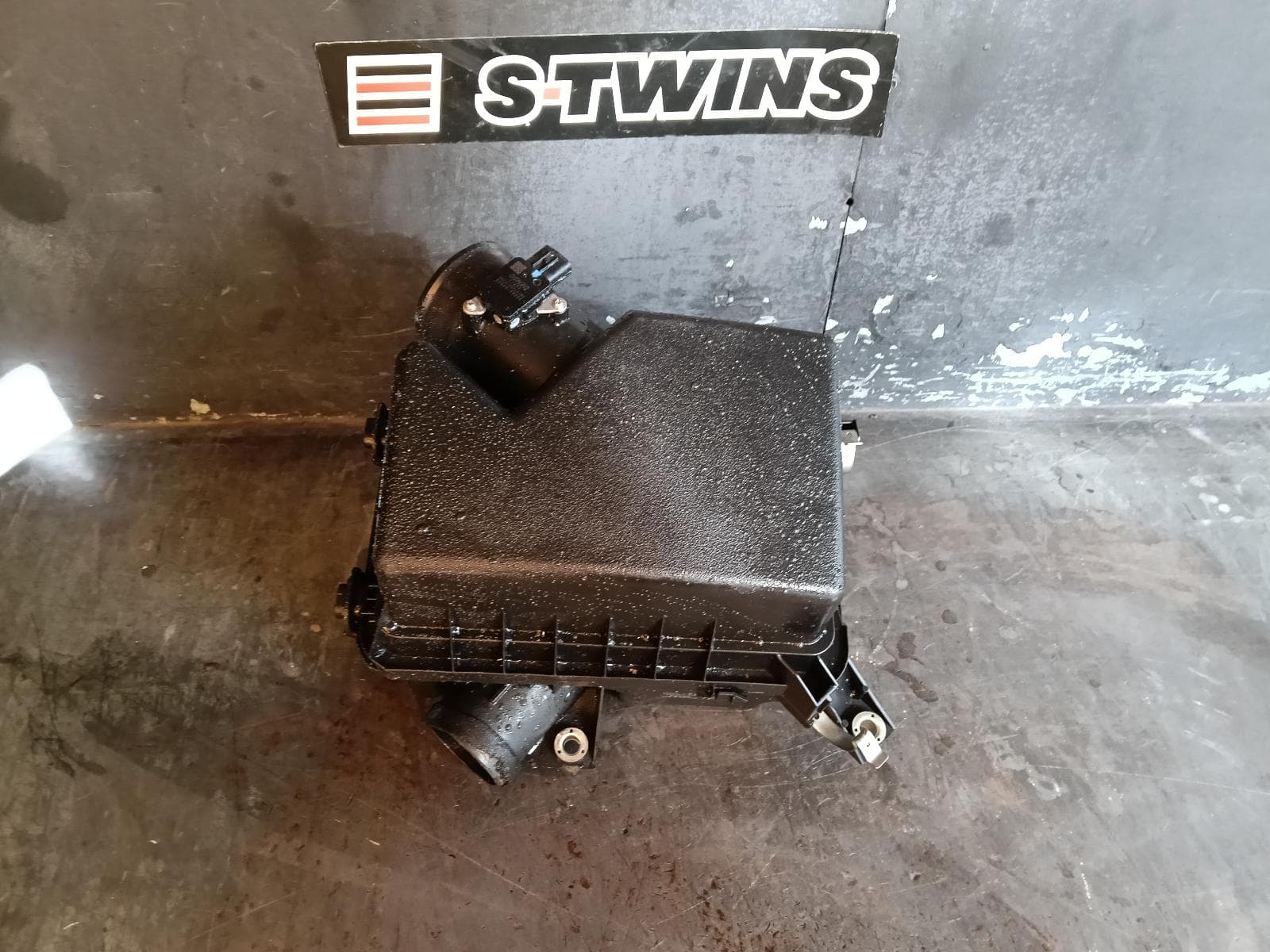 Used auto part listing image: 2015 TOYOTA CAMRY AIR CLEANER BOX AIR CLEANER, ASV50, 2.5, 2AR-FE, PETROL, 11/11-10/17 0000400089