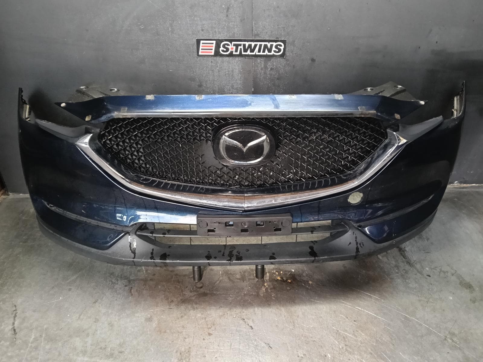 Used auto part listing image: 2019 MAZDA CX5 FRONT BUMPER BUMPER BAR, NON H/LAMP WASHER, NON PARK SENSOR TYPE, KF, 02/17-08/21 0000400407