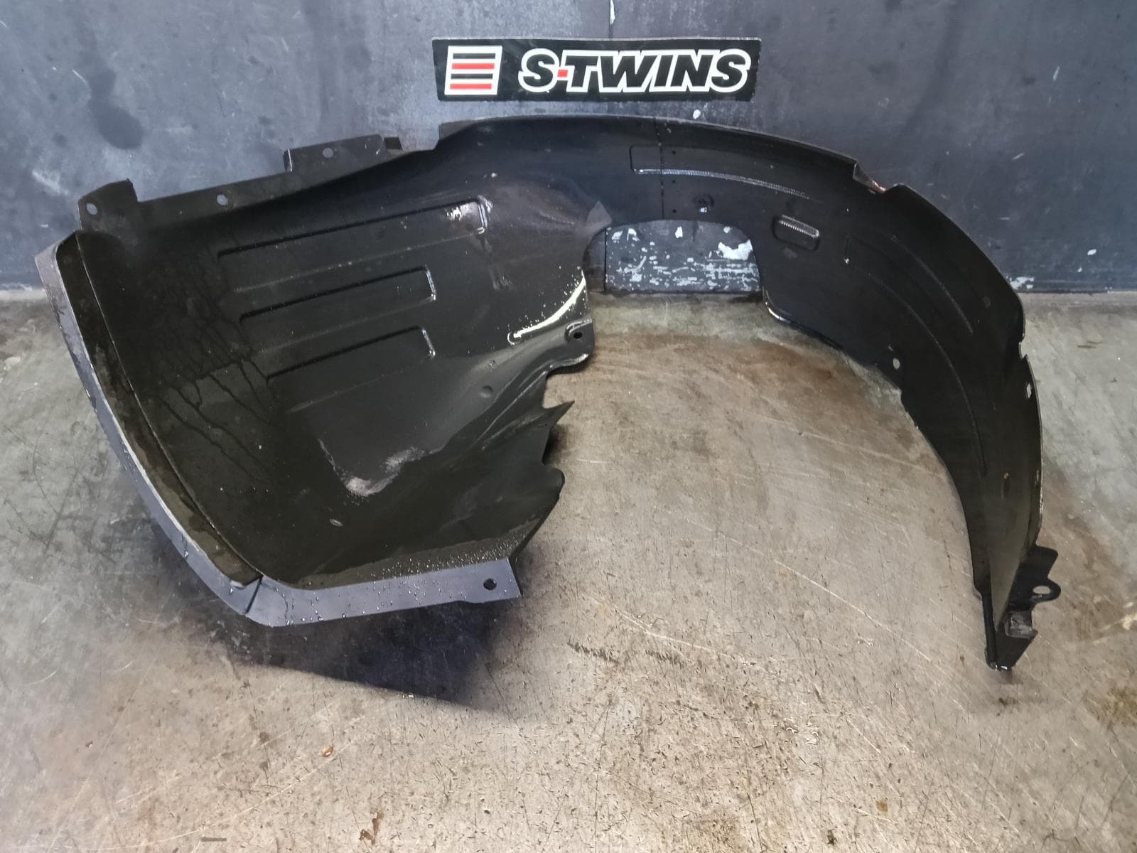 Used auto part listing image: 2023 KIA CERATO LEFT GUARD LINER FRONT, BD, HATCH/SEDAN, 04/21-09/24 0000401308