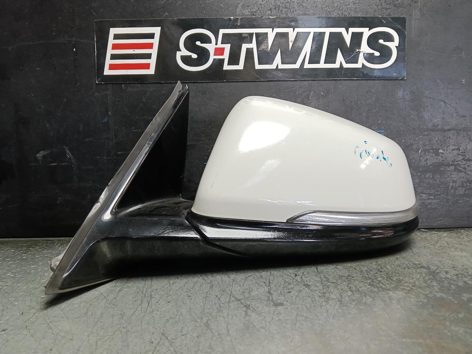 Used auto part listing image: 2020 BMW X1 LEFT DOOR MIRROR F48, W/ ELECT ADJUSTMENT, POWER FOLD, HEATED TYPE, 07/19-06/22 0000421880