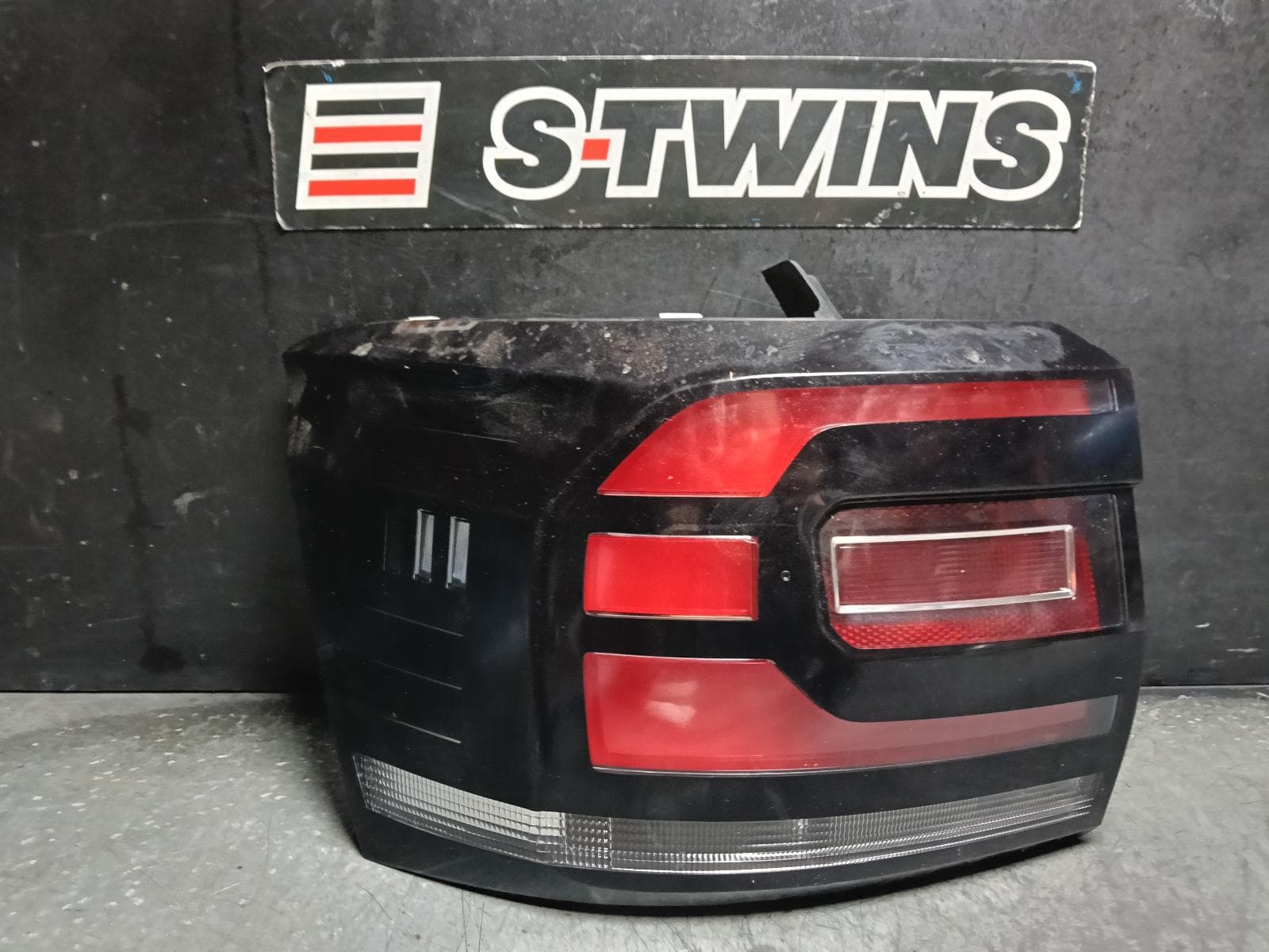Used auto part listing image: 2022 VOLKSWAGEN T-CROSS LEFT TAILLIGHT C1, IN BODY, W/ LED TYPE, LIFE/CITYLIFE, 01/20-03/24 0000413636