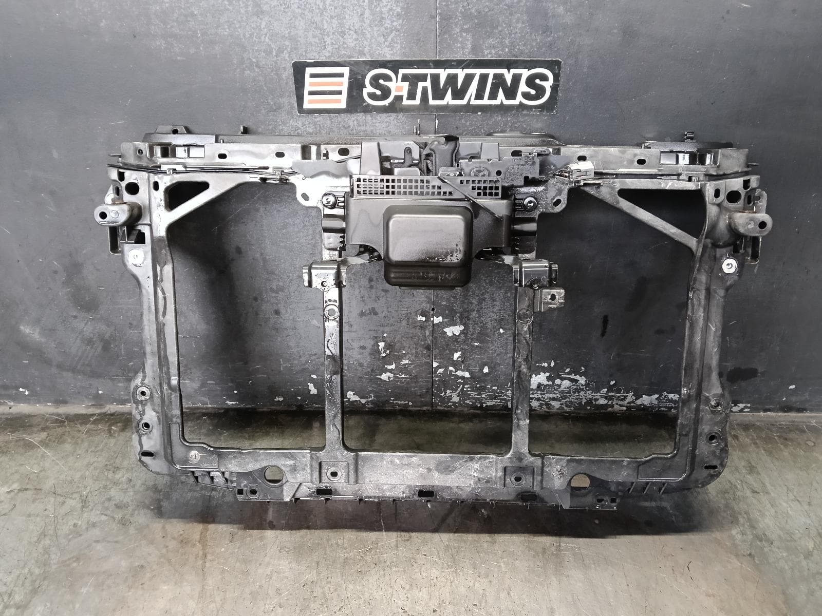 Used auto part listing image: 2015 MAZDA 3 RADIATOR SUPPORT BM, PETROL (BOLT ON PLASTIC), NON RADAR SENSOR TYPE, 06/13-05/16 0000410974