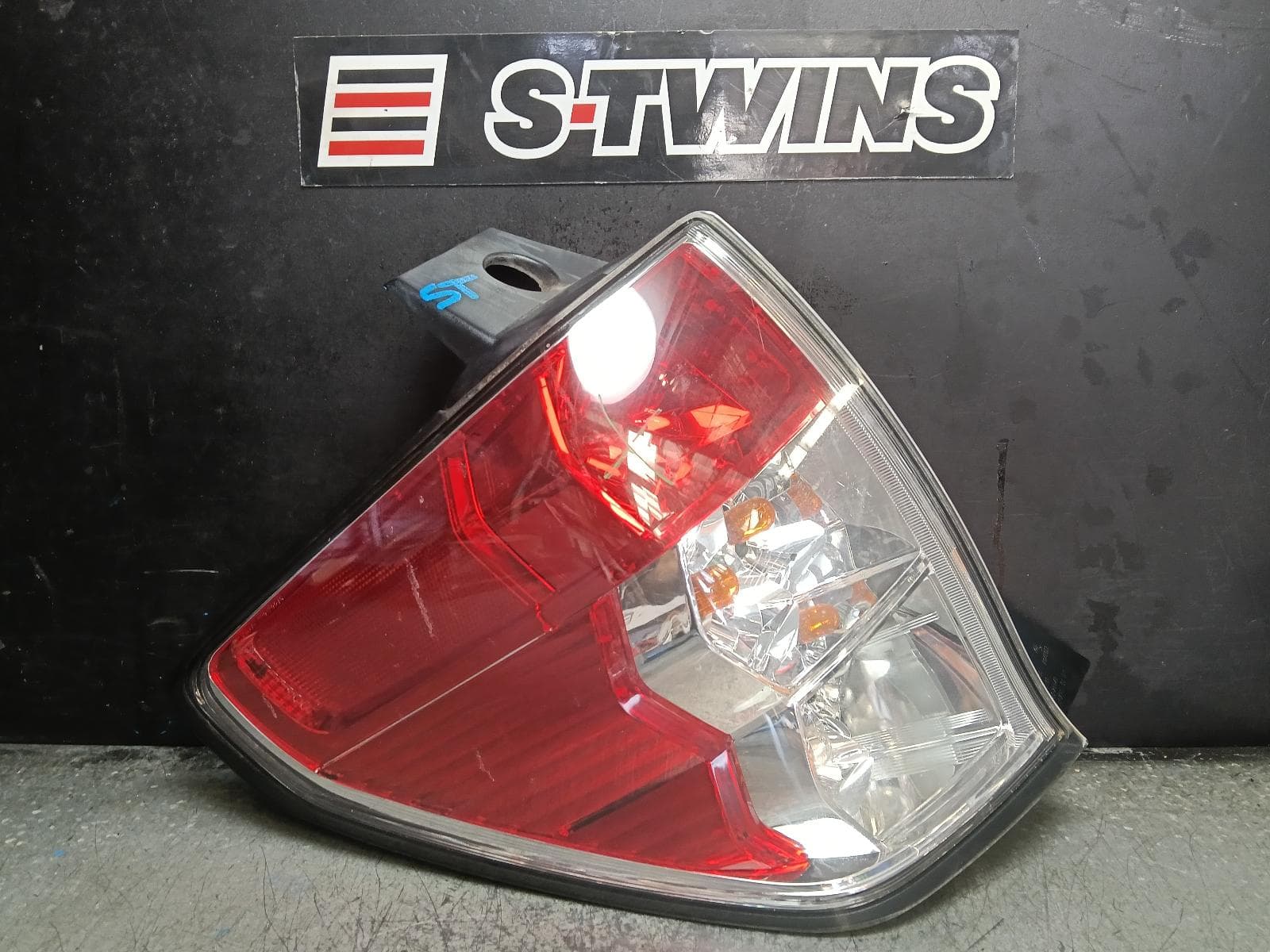 Used auto part listing image: 2012 SUBARU FORESTER LEFT TAILLIGHT IN BODY, 02/08-12/12