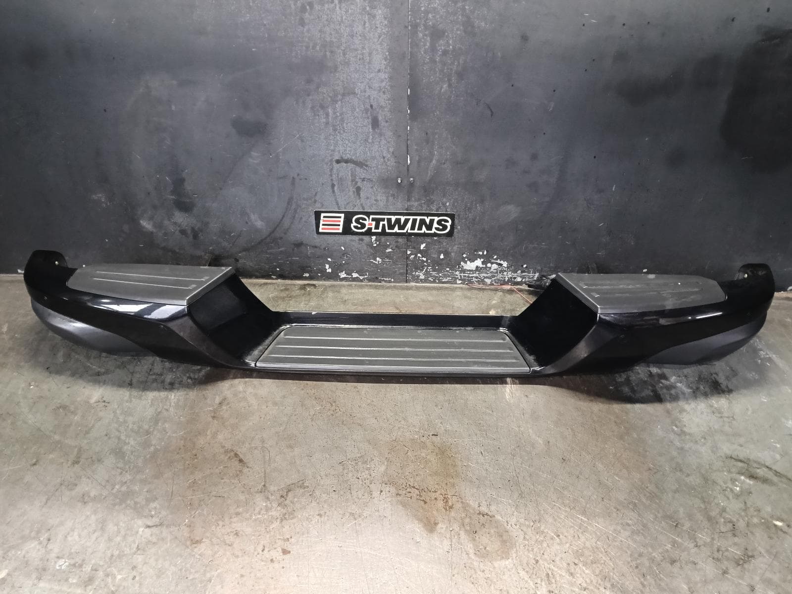 Used auto part listing image: 2018 MITSUBISHI TRITON REAR BUMPER BUMPER BAR, MQ, GLS/EXCEED/GLX, 03/15-10/18 0000403550